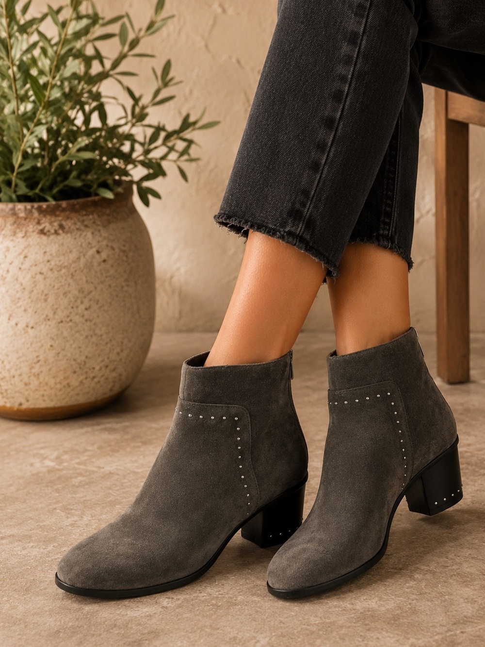 Marc Fisher Umala-T Gray Suede Leather Ankle Booties Silver Stud Detail Chunky 8